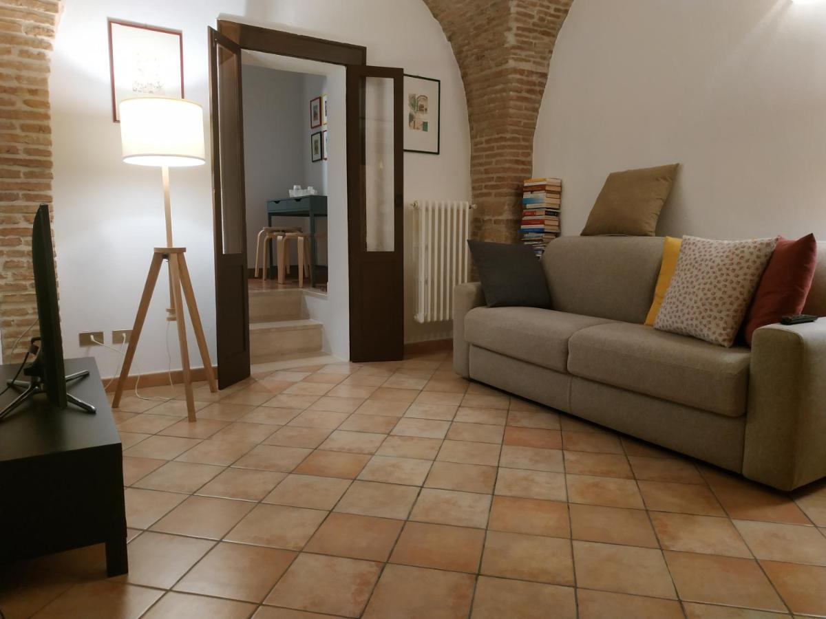 Bed And Breakfast In Piazza Orazio Venosa Εξωτερικό φωτογραφία