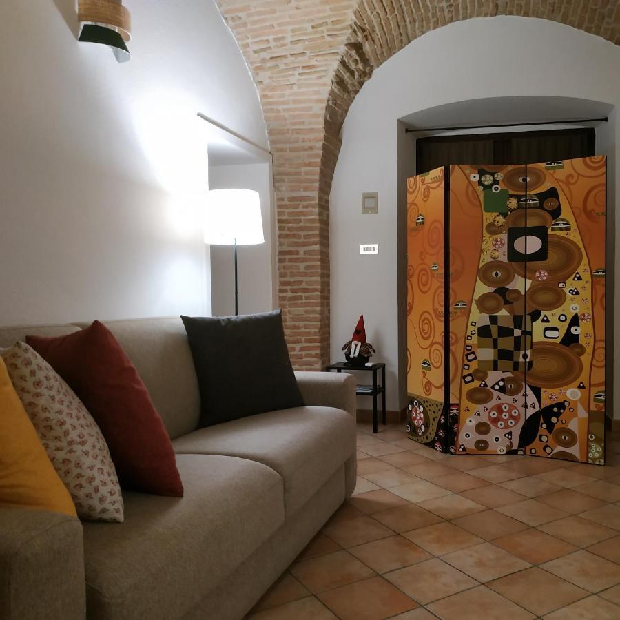 Bed And Breakfast In Piazza Orazio Venosa Εξωτερικό φωτογραφία